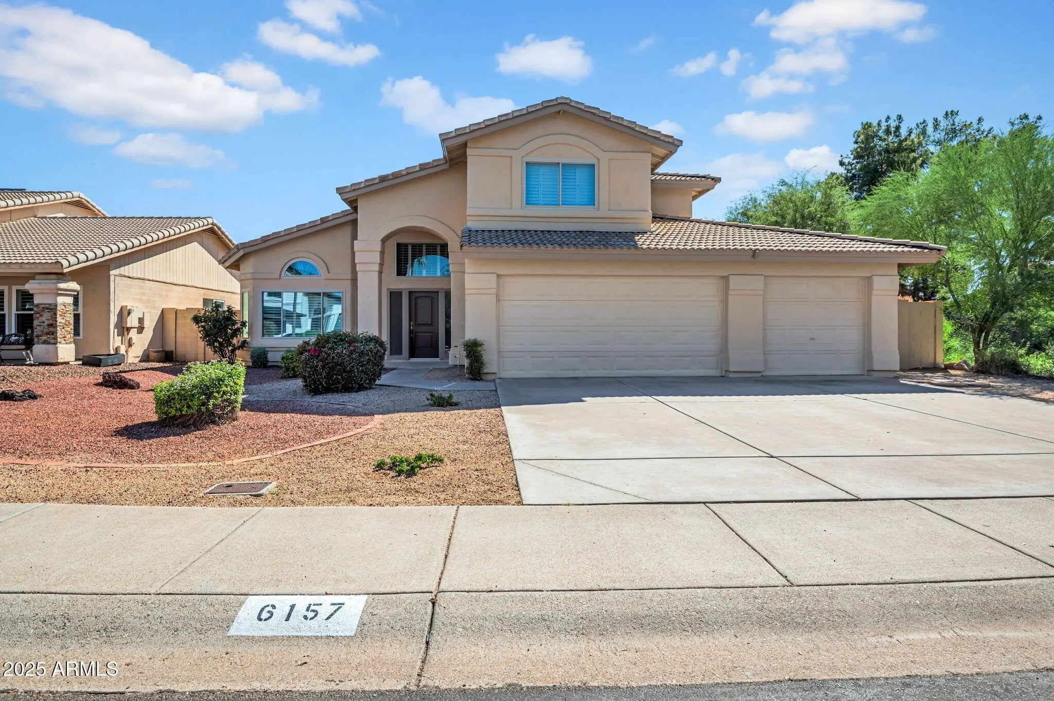 Photo of Listing #6928095