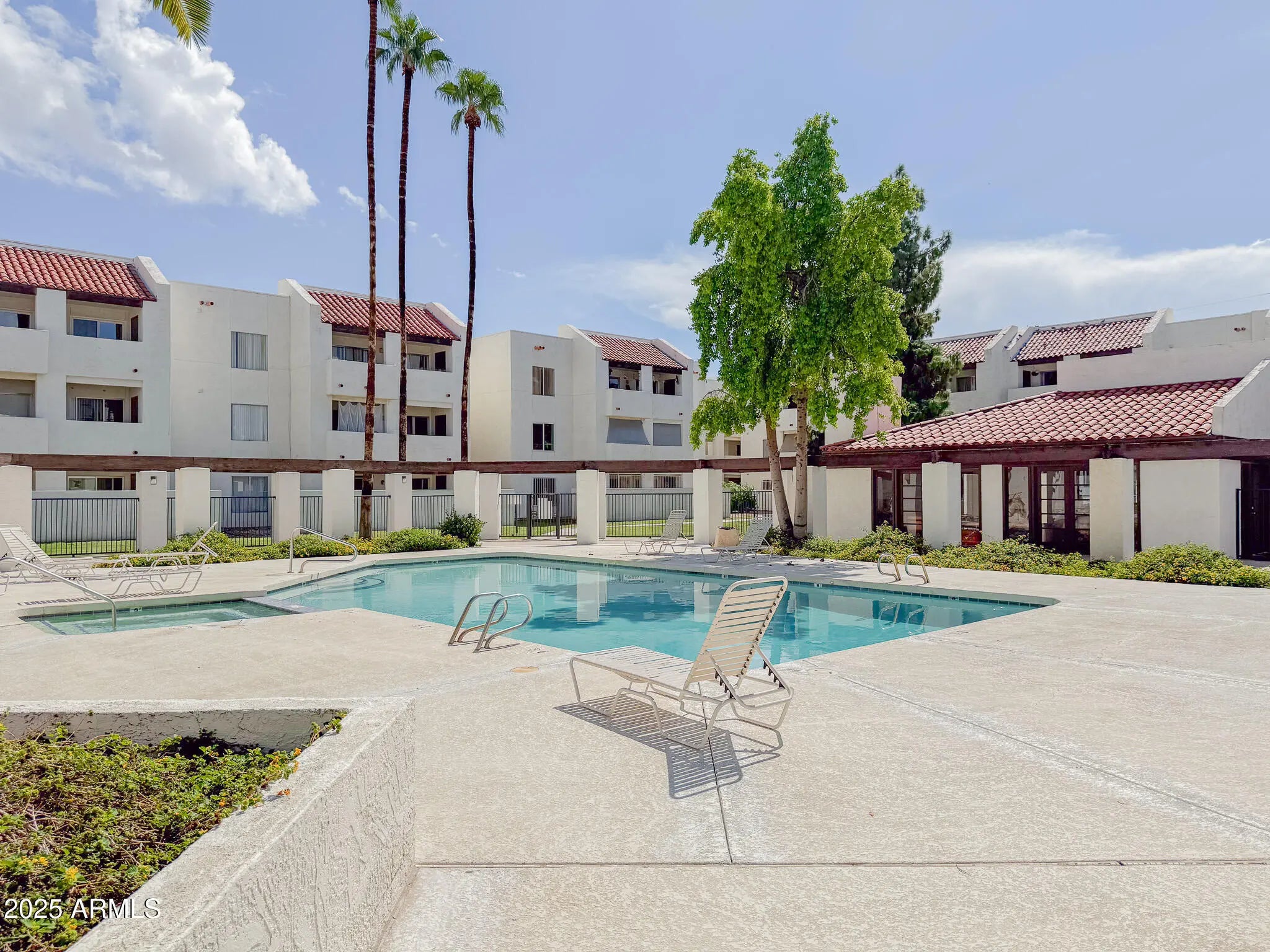 Photo of Listing #6926352