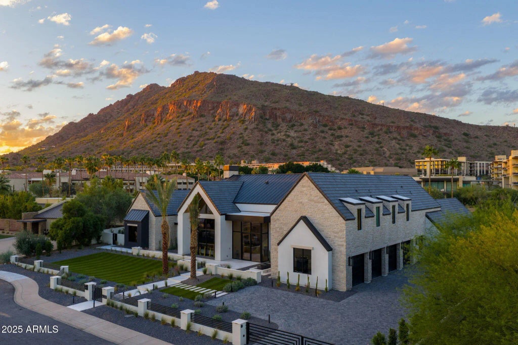 6230 E Hillcrest Boulevard, Scottsdale