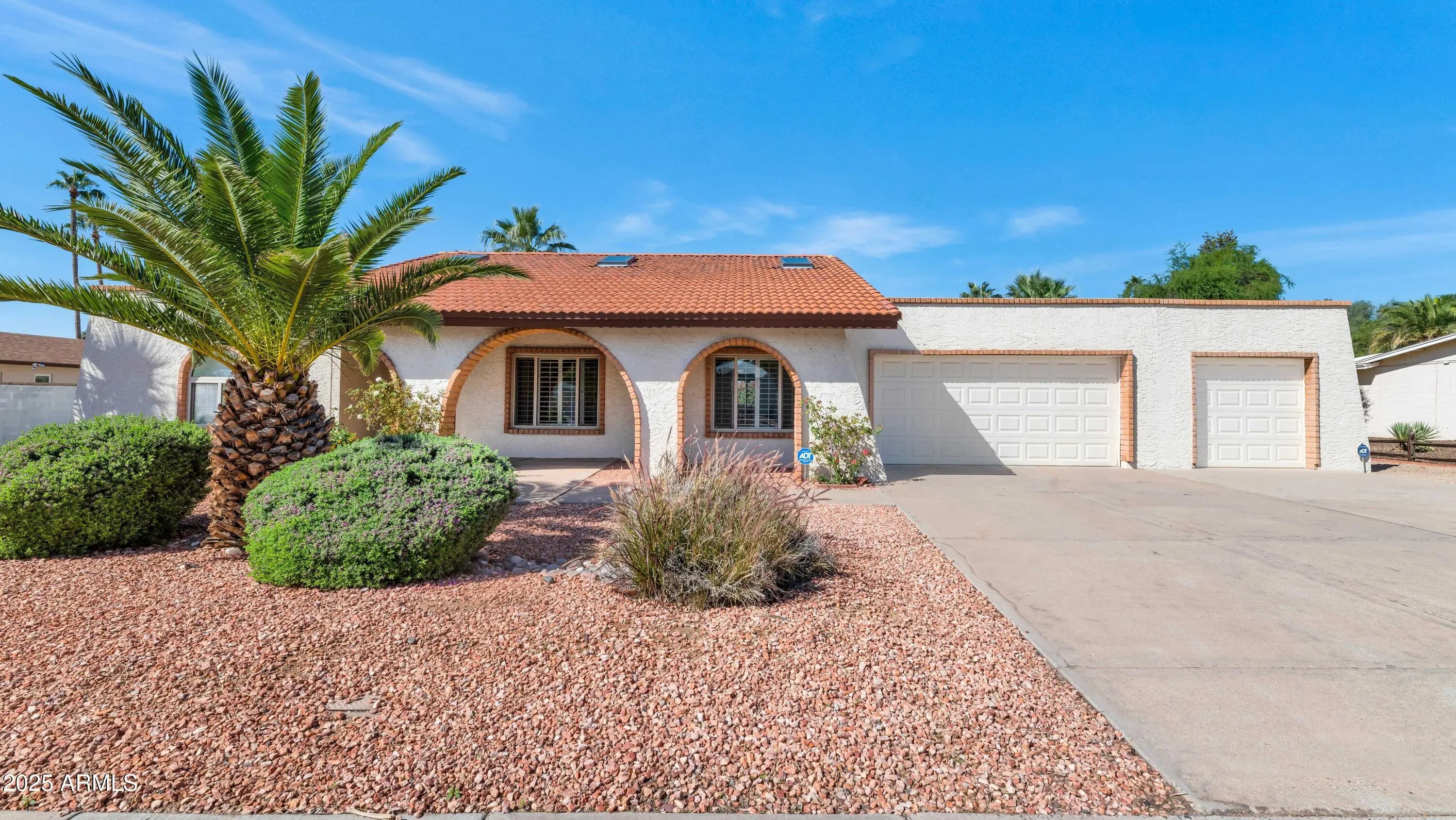 Photo of Listing #6934917