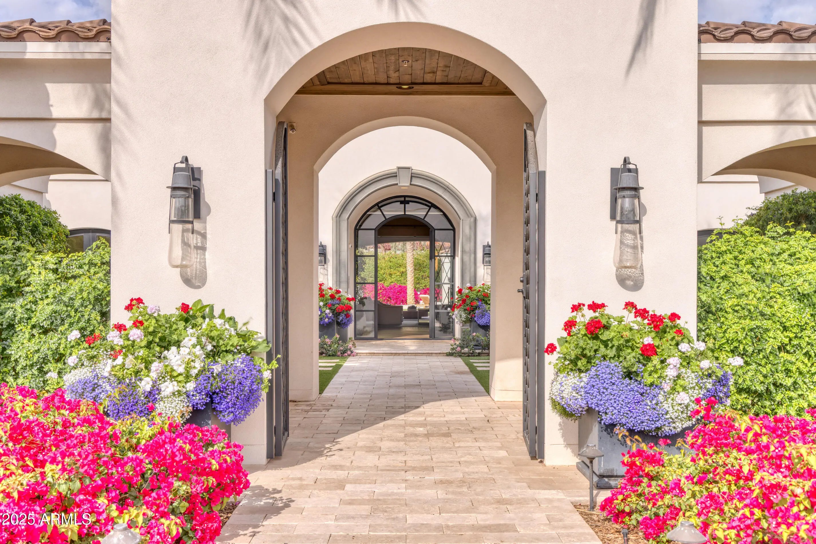 Photo of Listing #6929092