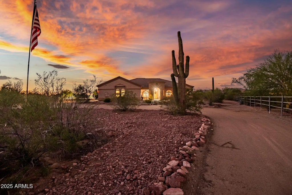 15576 W Dale Lane, Surprise