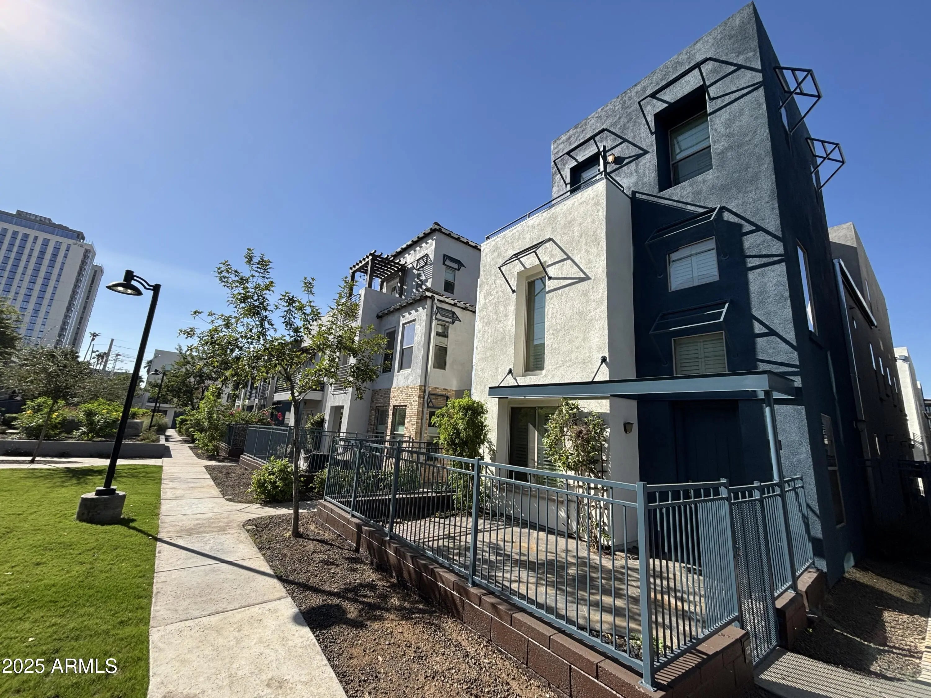 Photo of Listing #6947996