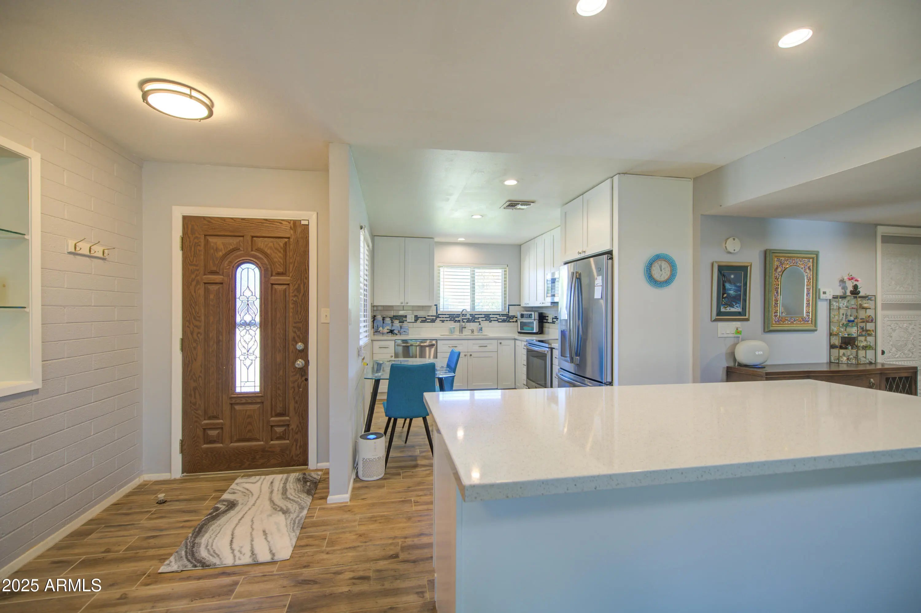 Photo of Listing #6926896