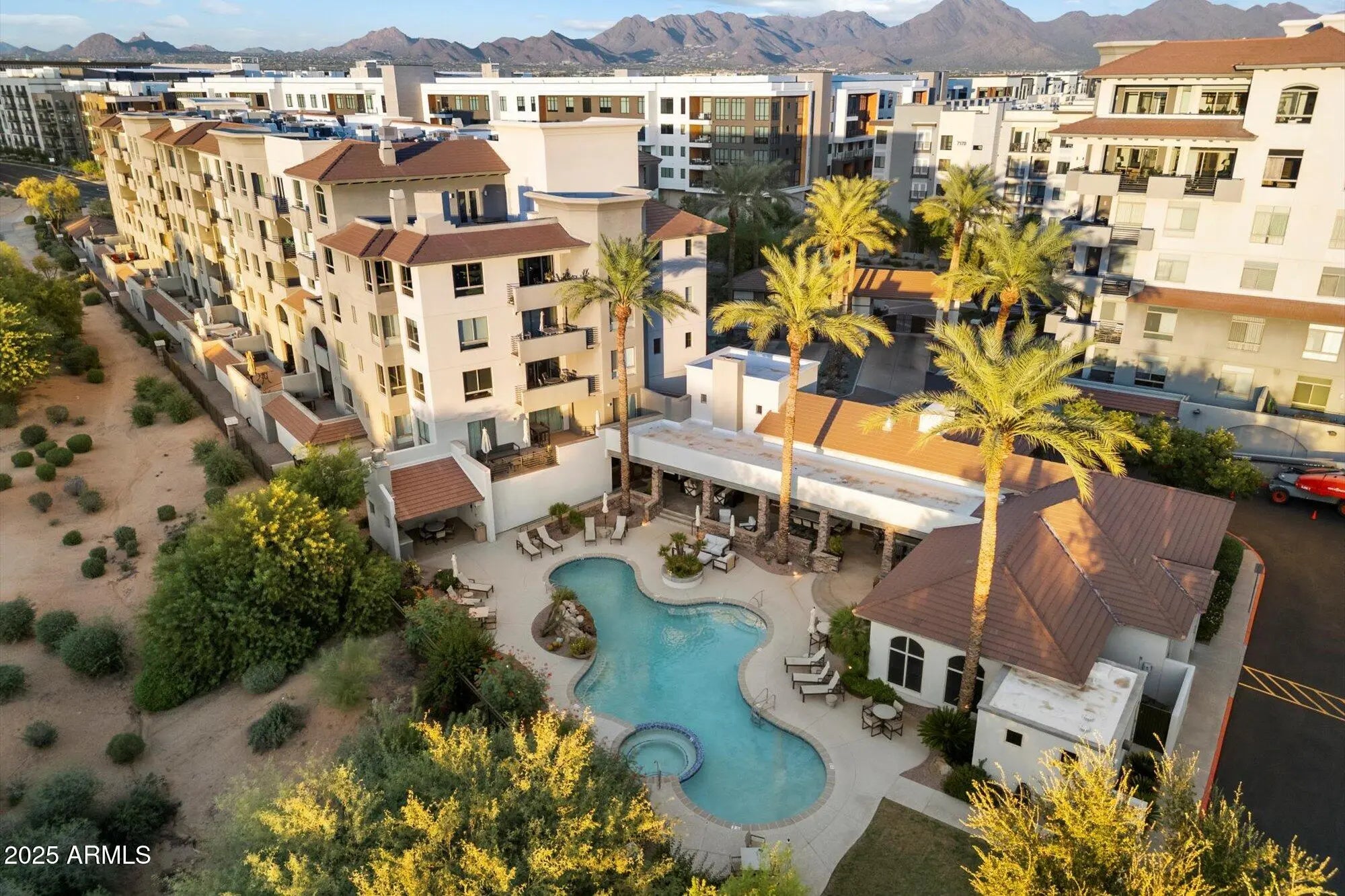 Photo of Listing #6927489