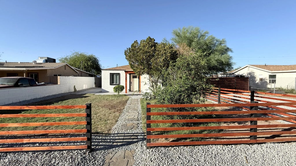 126 W Pueblo Avenue, Phoenix