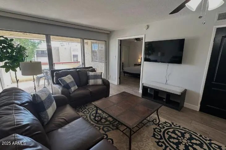 Photo of Listing #6926622