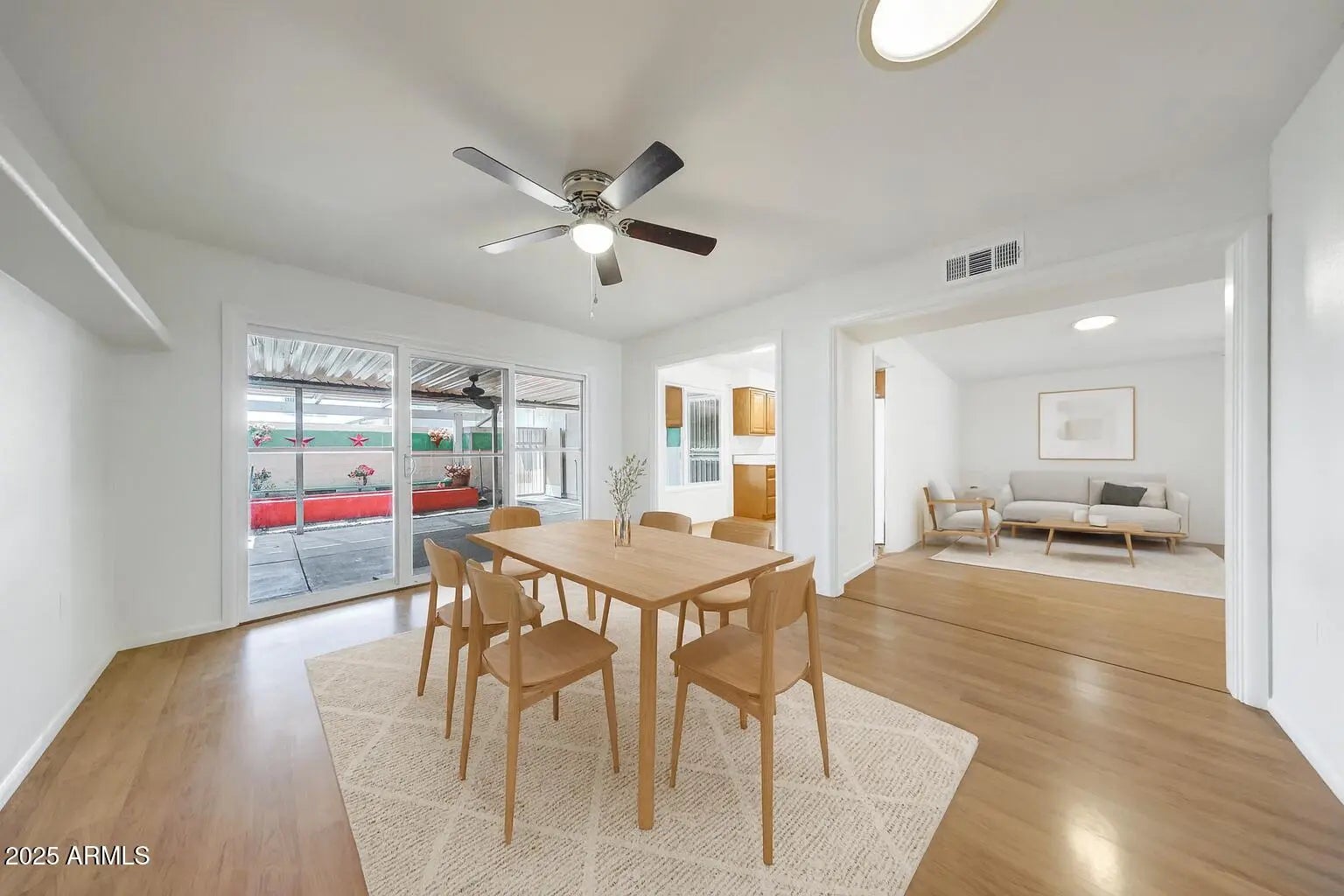 Photo of Listing #6931191