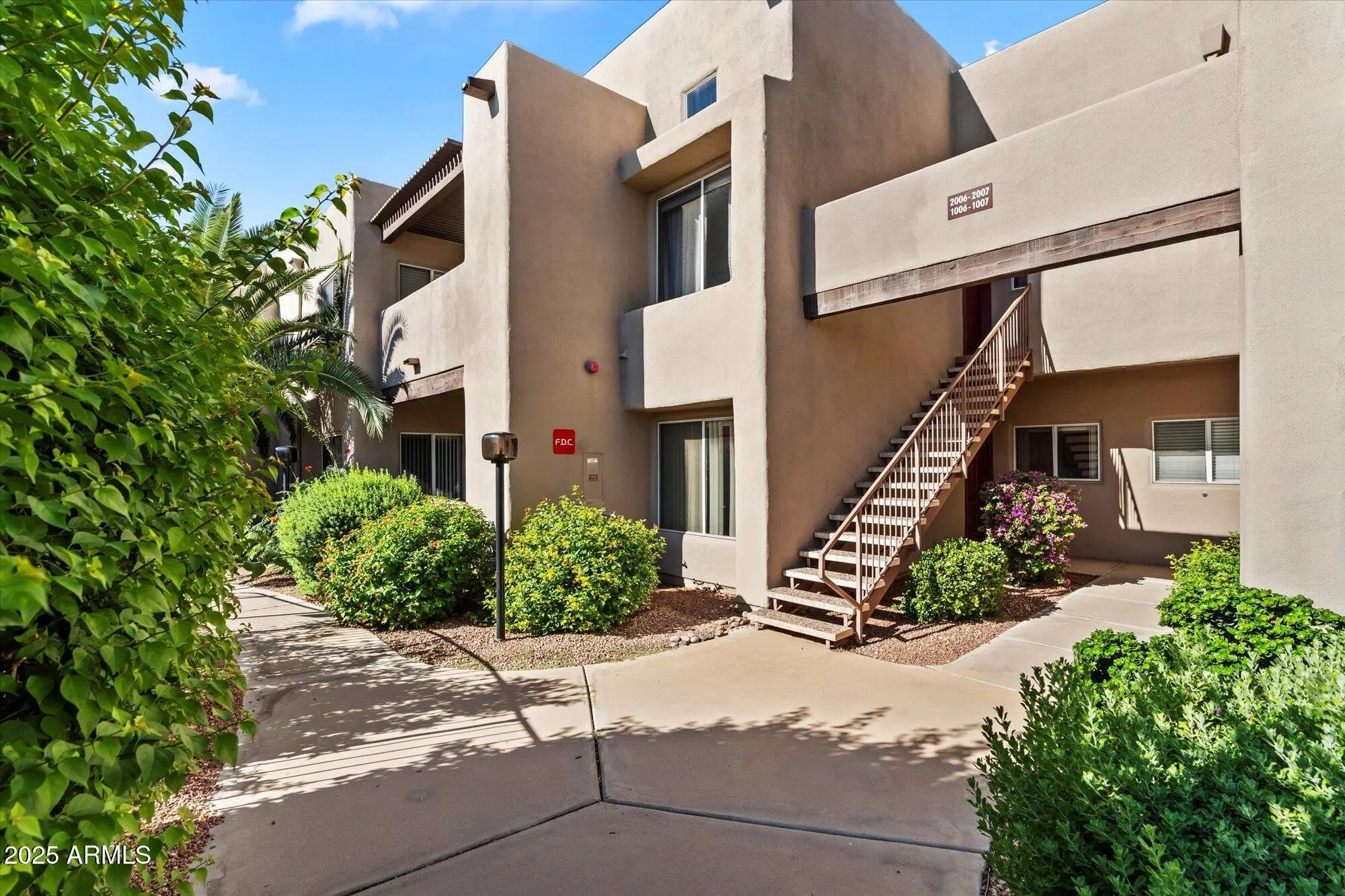 Photo of Listing #6928797