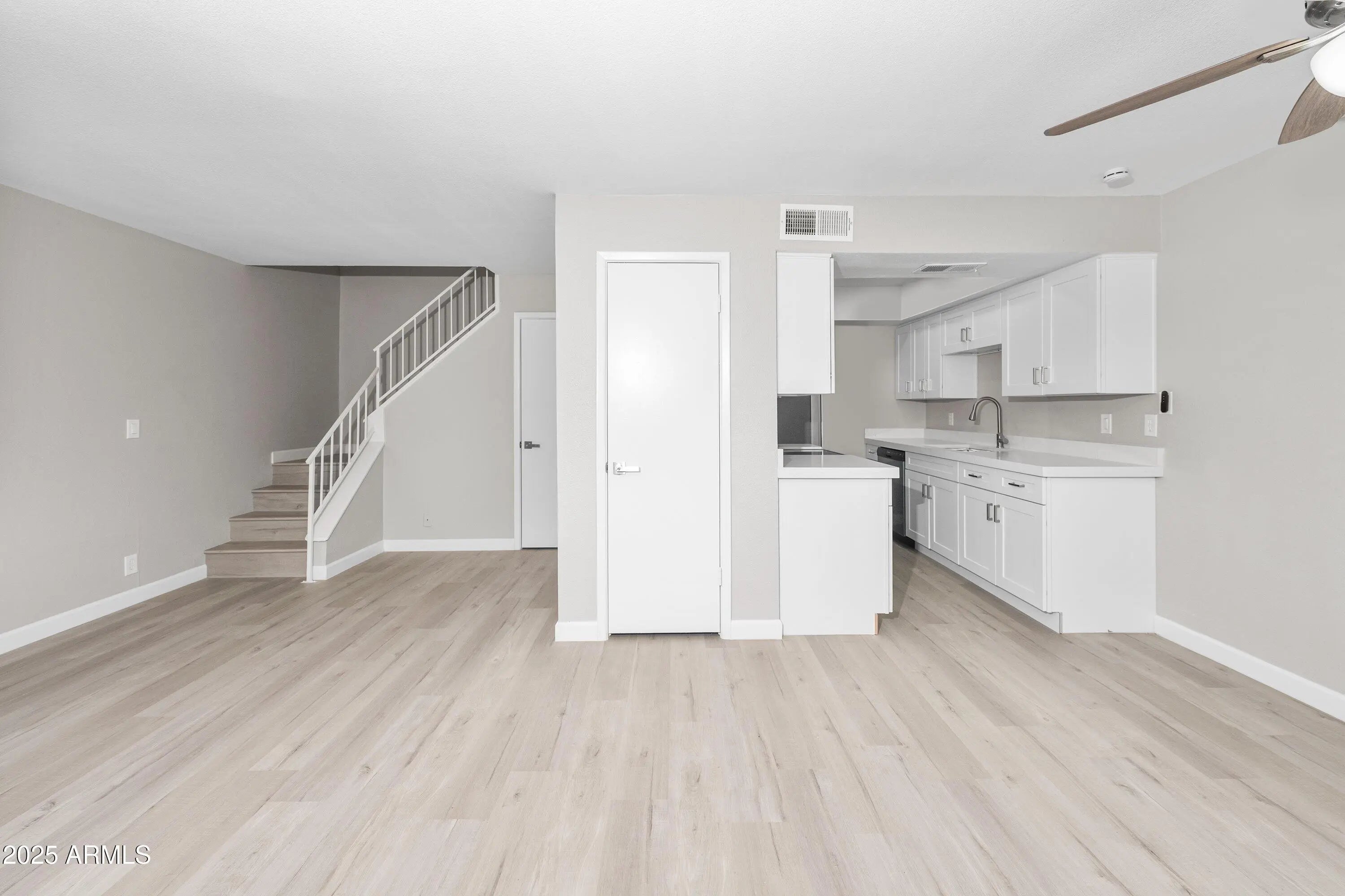 Photo of Listing #6926825