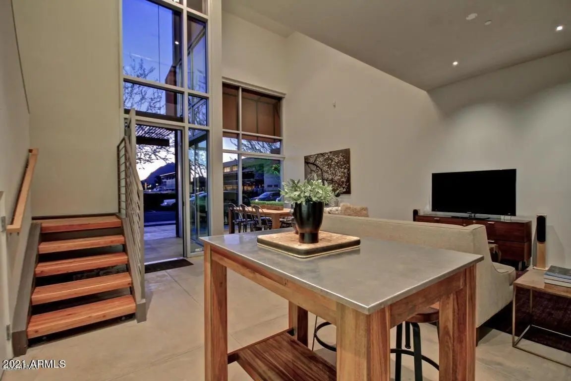 Photo of Listing #6930137