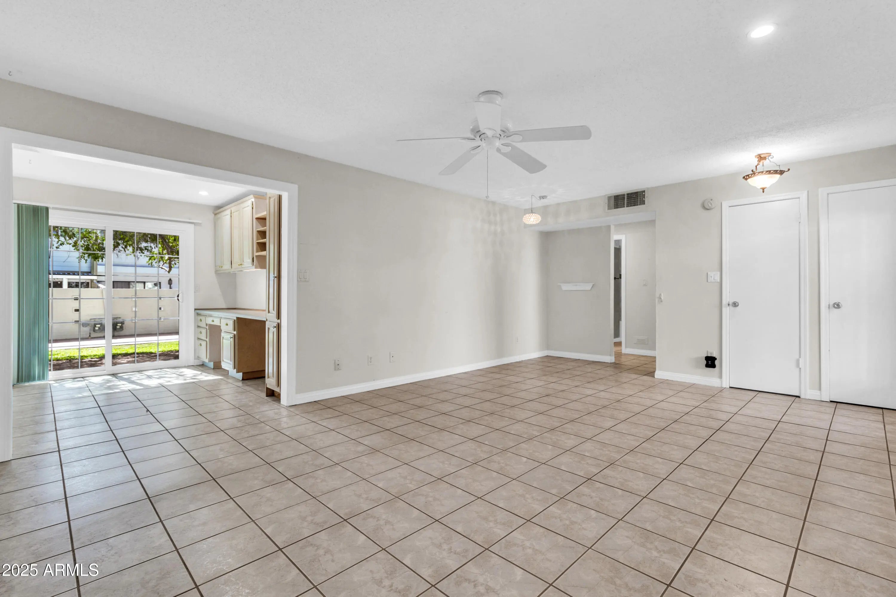 Photo of Listing #6934259