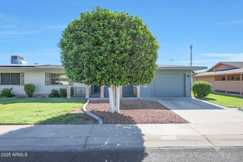 9883 N Balboa Drive, Sun City