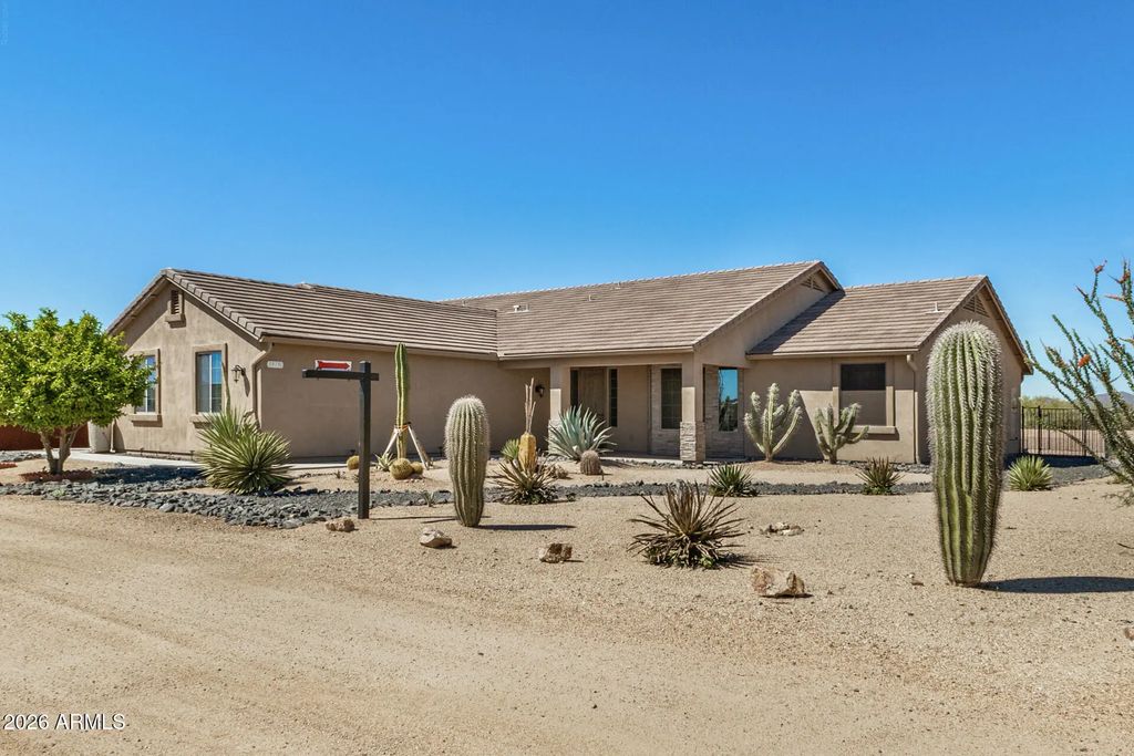 39730 N New River Road, Phoenix