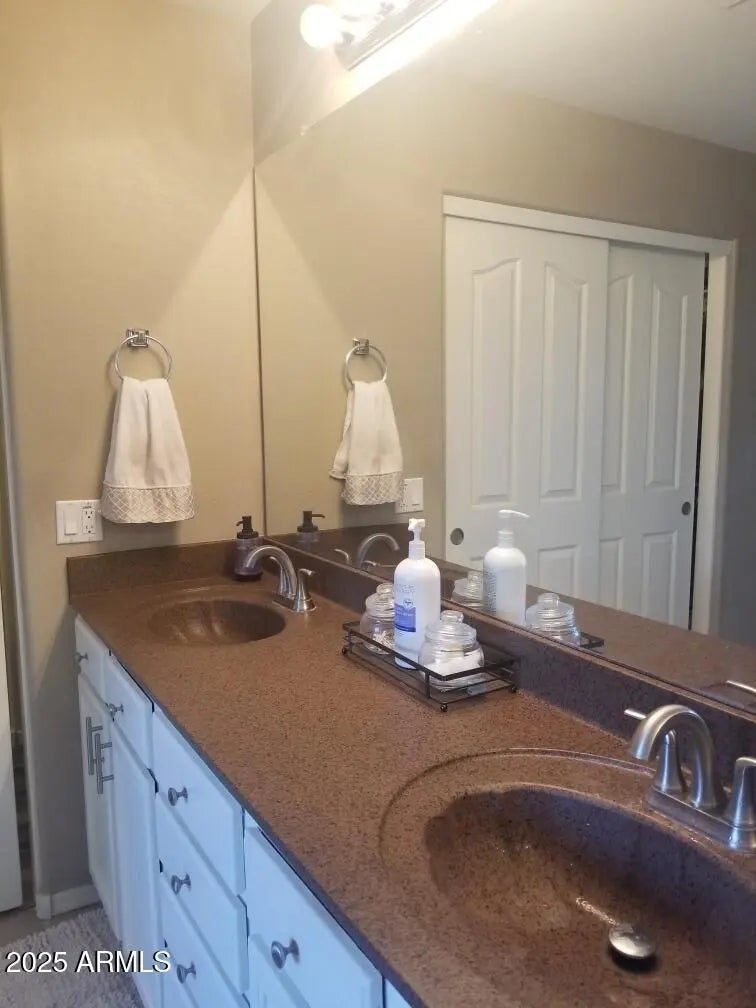 Photo of Listing #6928711