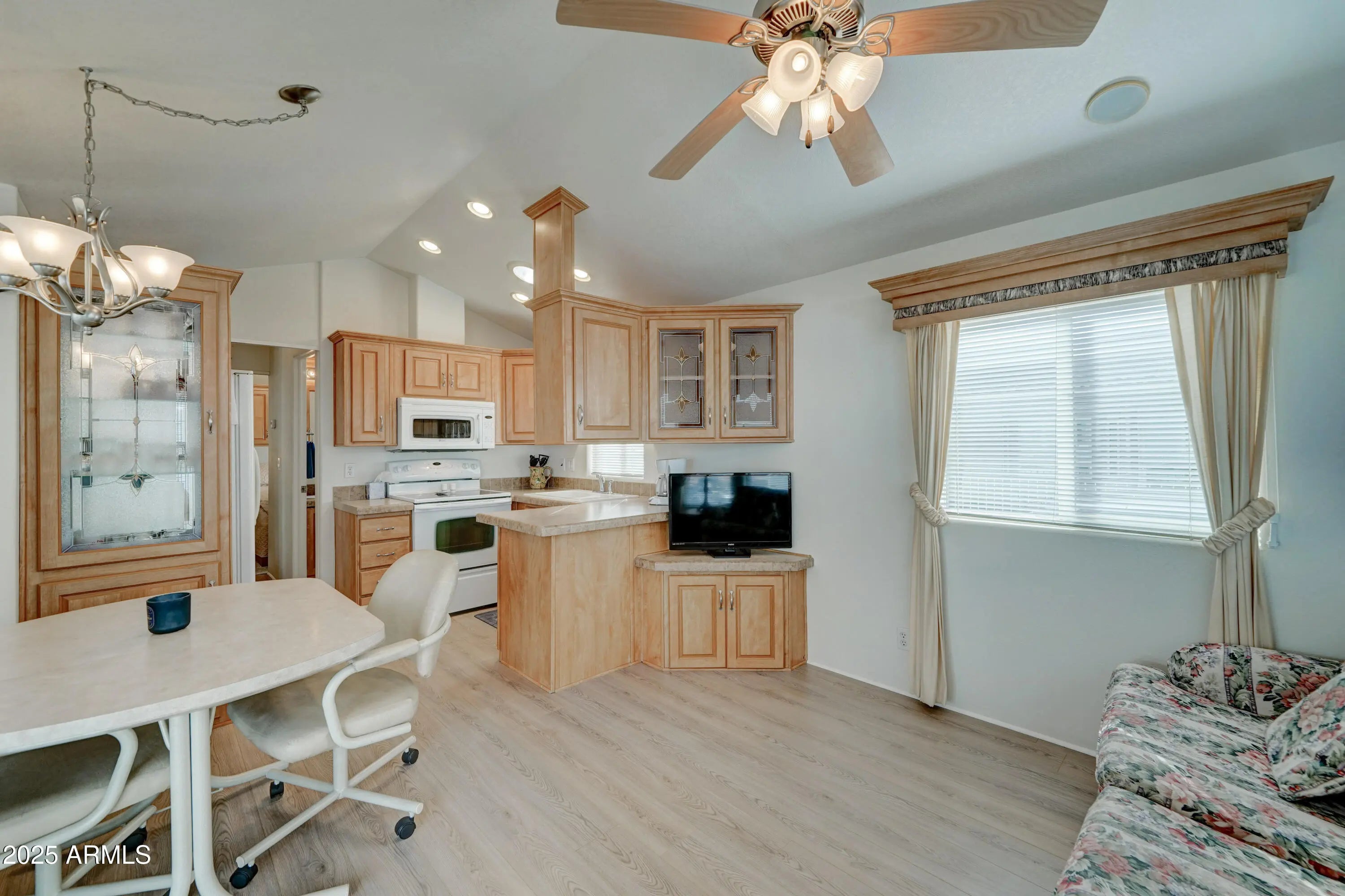 Photo of Listing #6926876