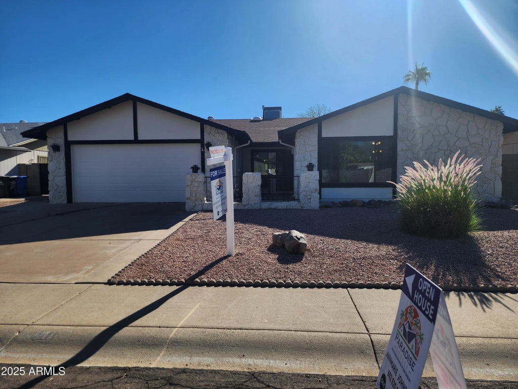 11449 S Iroquois Drive, Phoenix