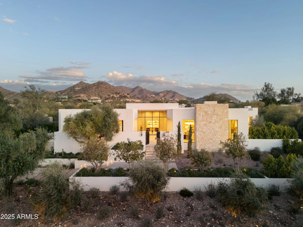 4510 E Maderos Del Cuenta Drive, Paradise Valley