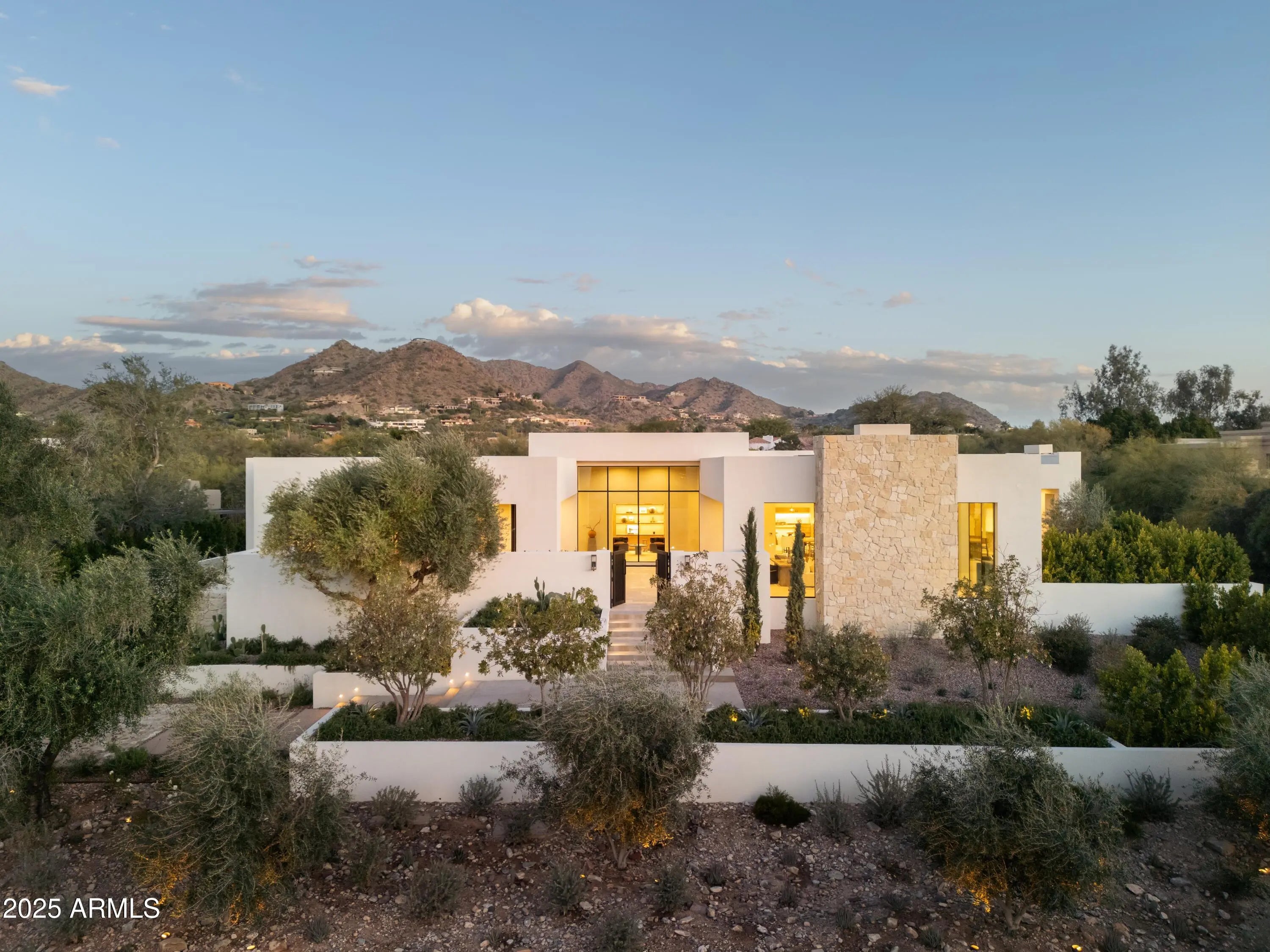 Photo of Listing #6927057