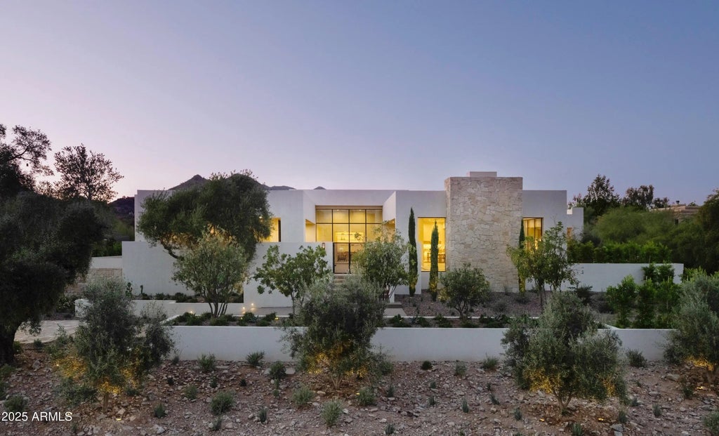 4510 E Maderos Del Cuenta Drive, Paradise Valley