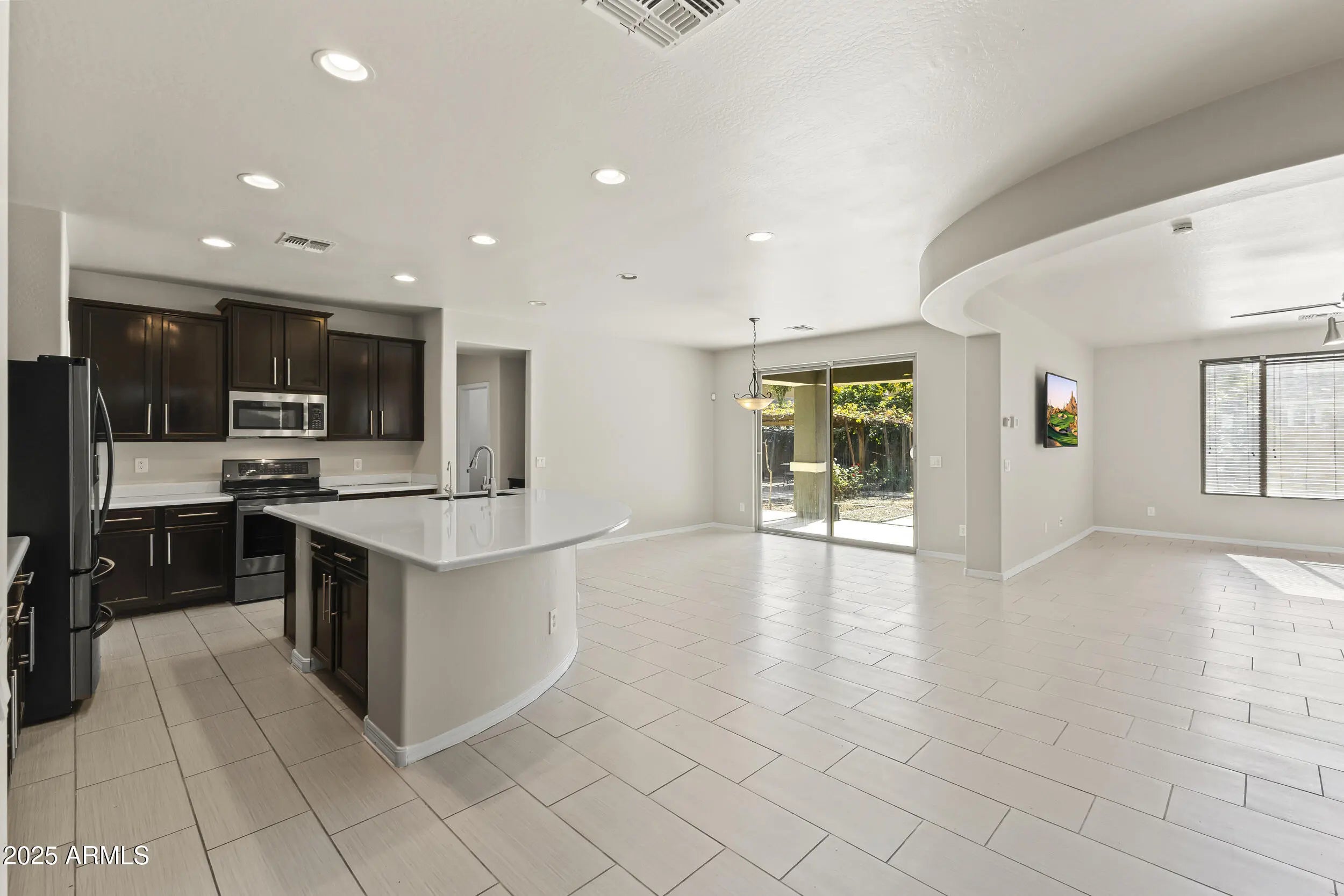 Photo of Listing #6929058