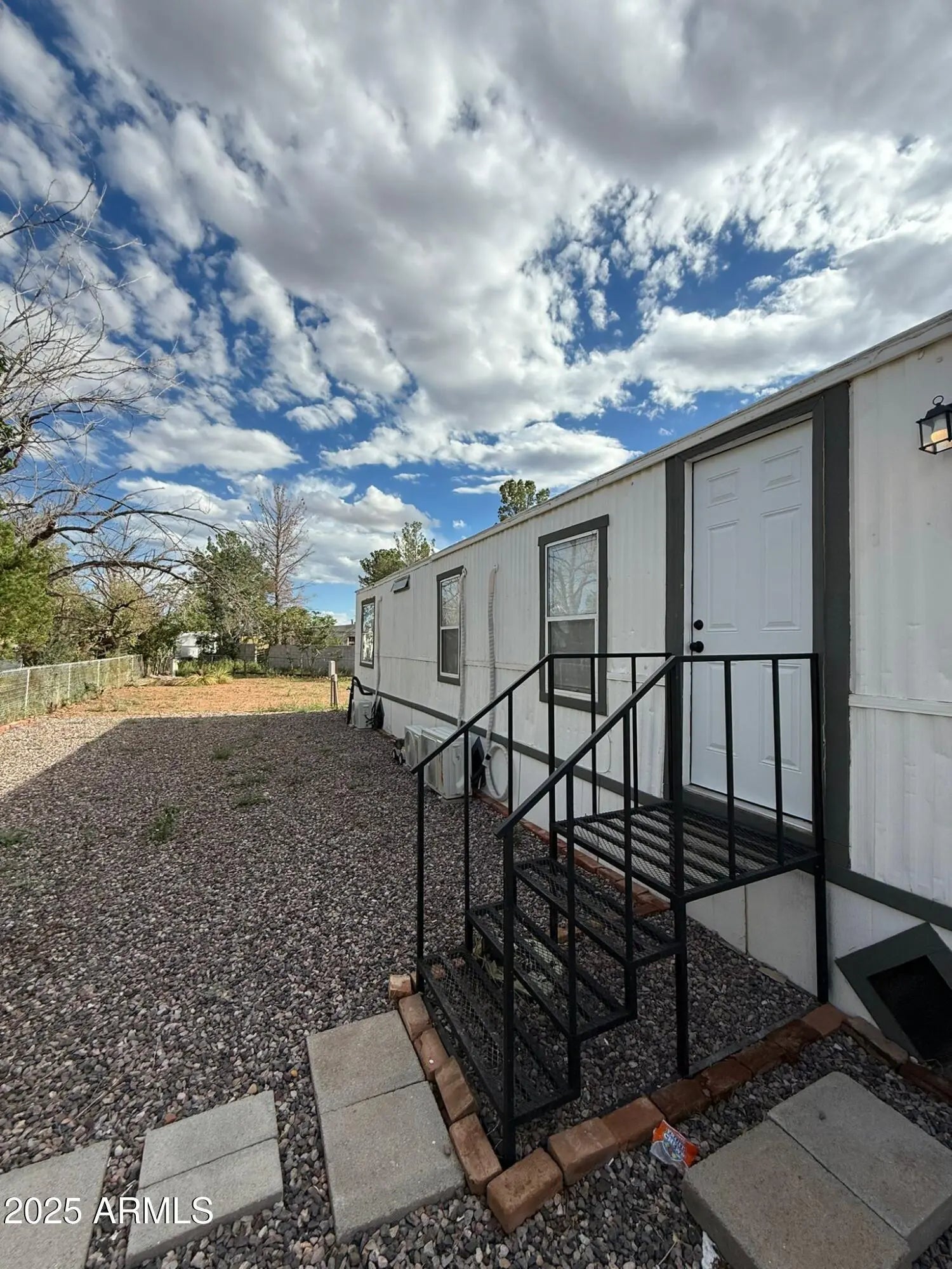 Photo of Listing #6927067