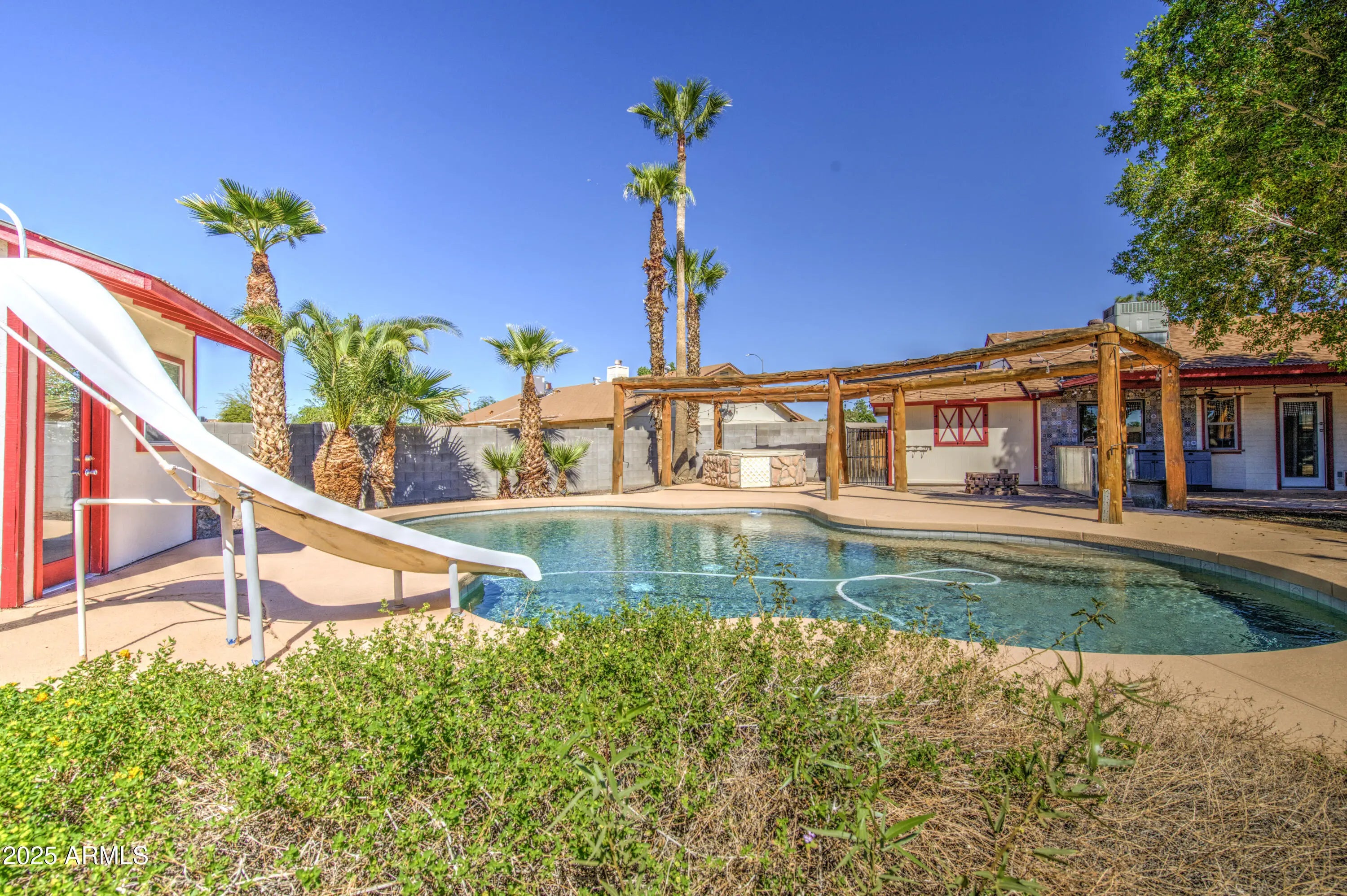 Photo of Listing #6932281