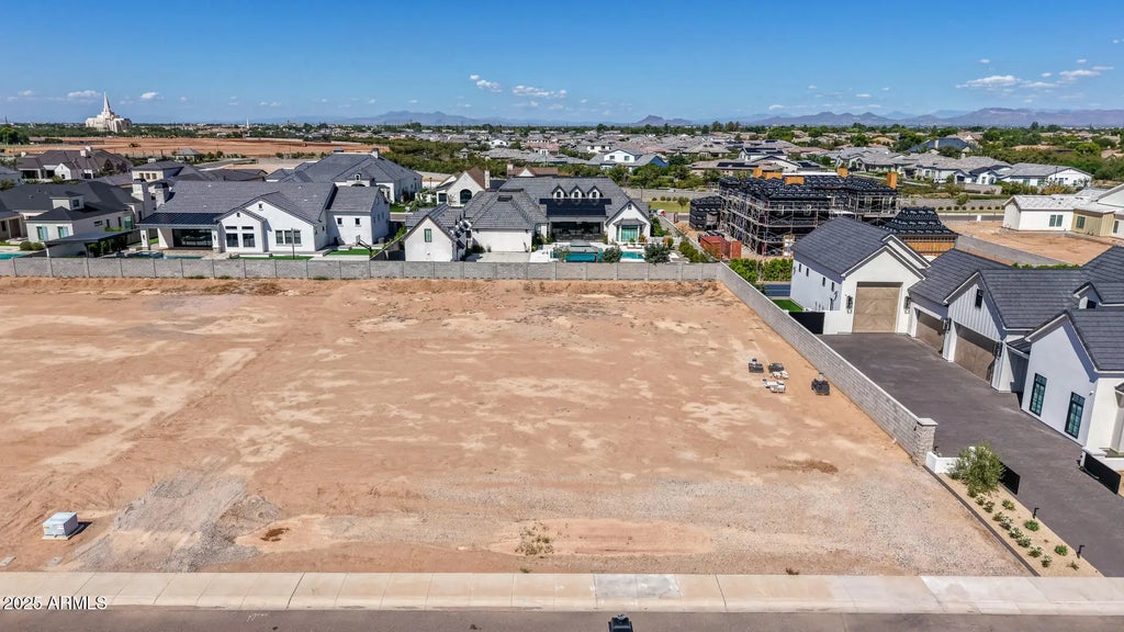 2714 E Blue Sage Road (unit 128), Gilbert