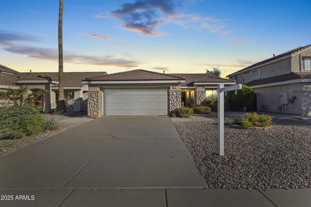 922 W Hudson Way, Gilbert