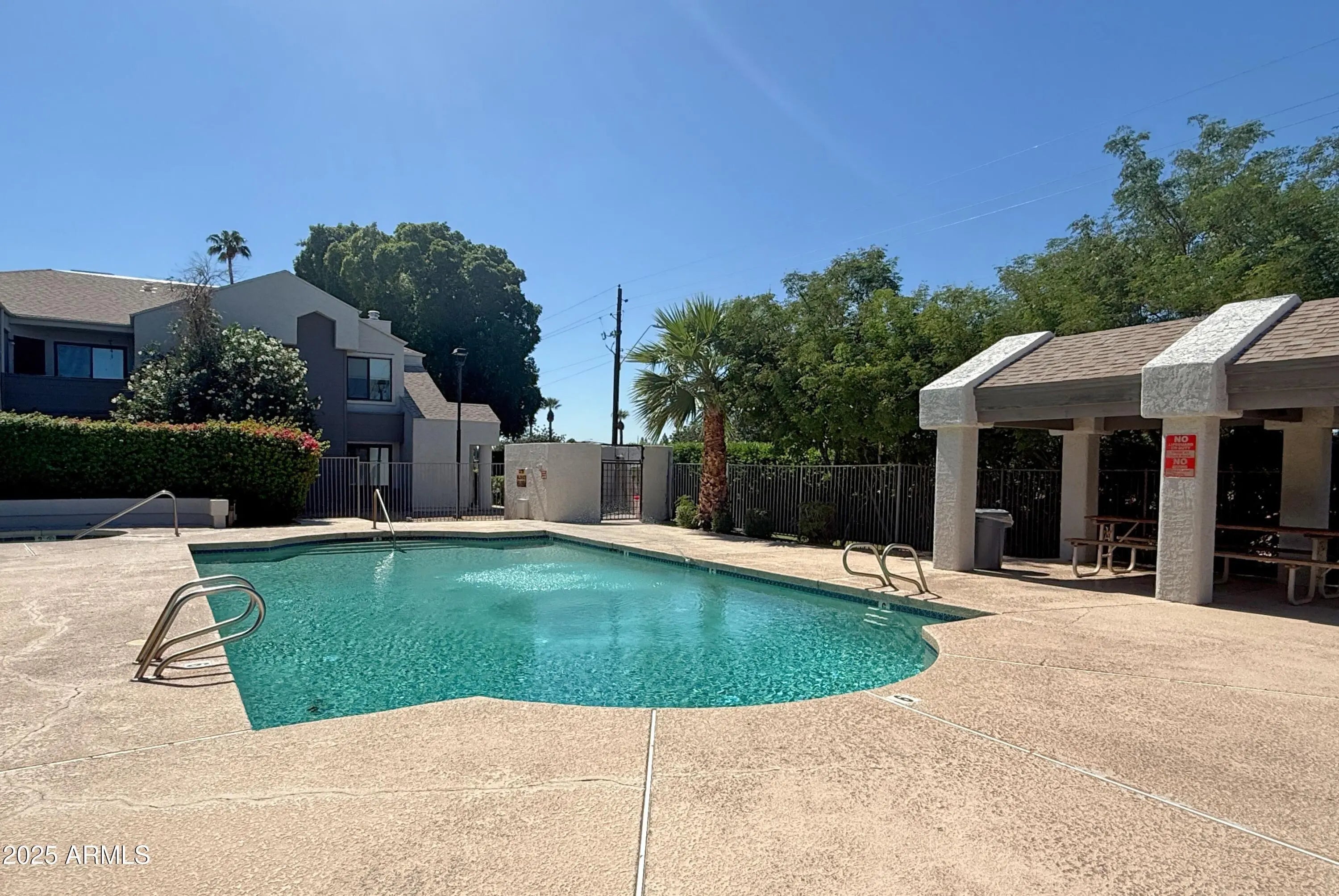 Photo of Listing #6927827