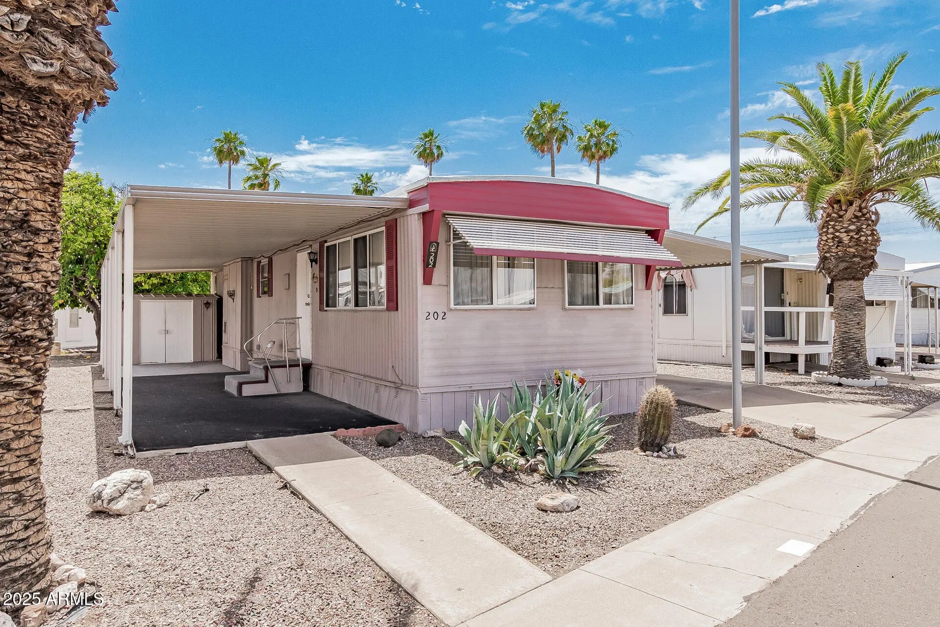 Photo of Listing #6929637