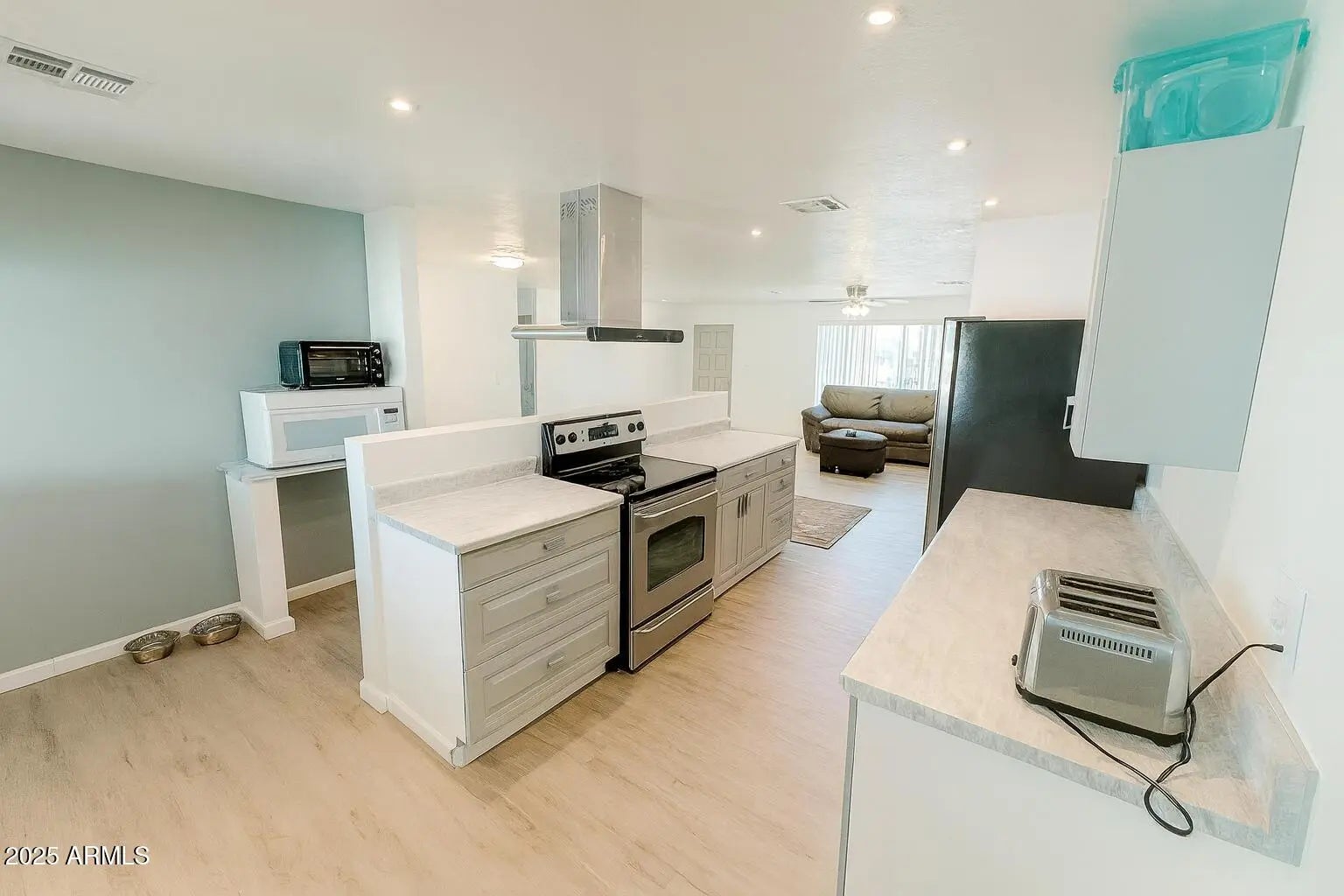 Photo of Listing #6928451