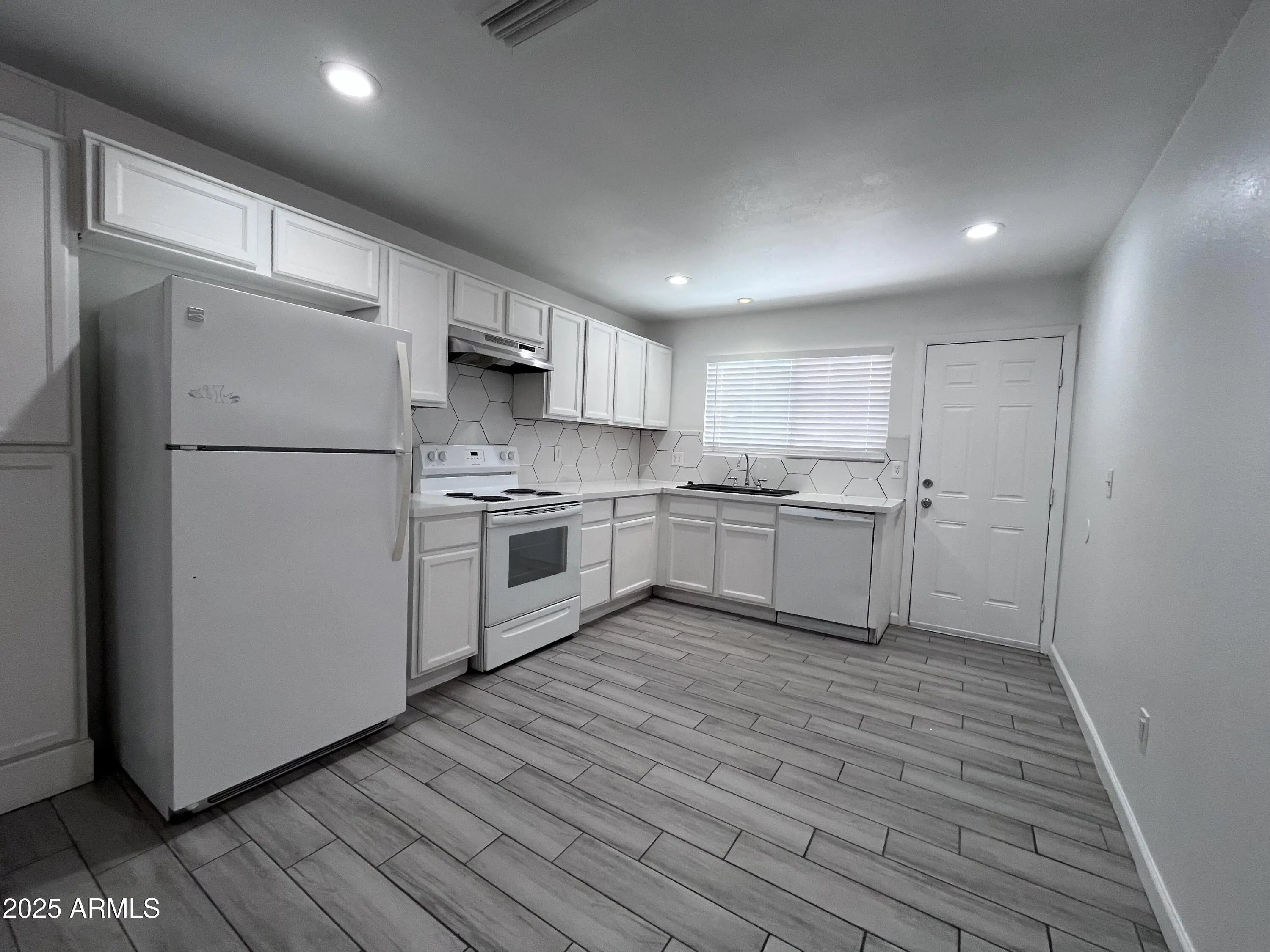 Photo of Listing #6928024