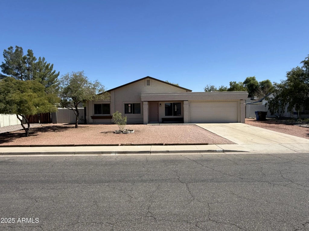 813 S Briar Road, Mesa