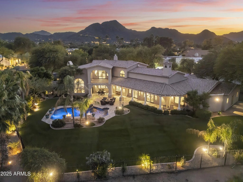 8560 N Canta Bello Drive, Paradise Valley