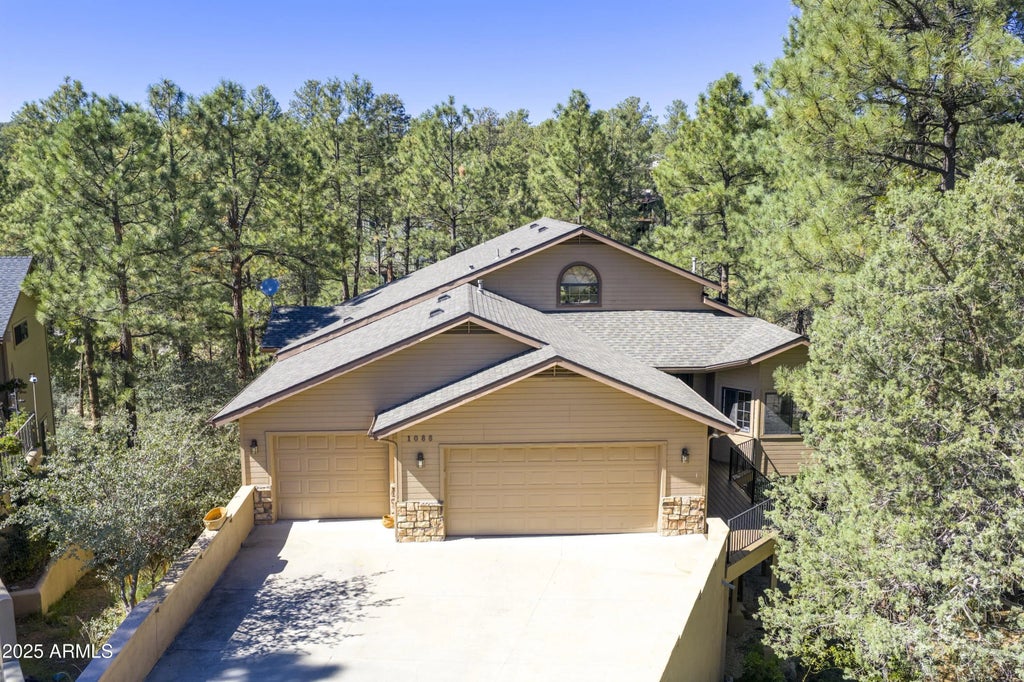 1088 Pine Country Court, Prescott