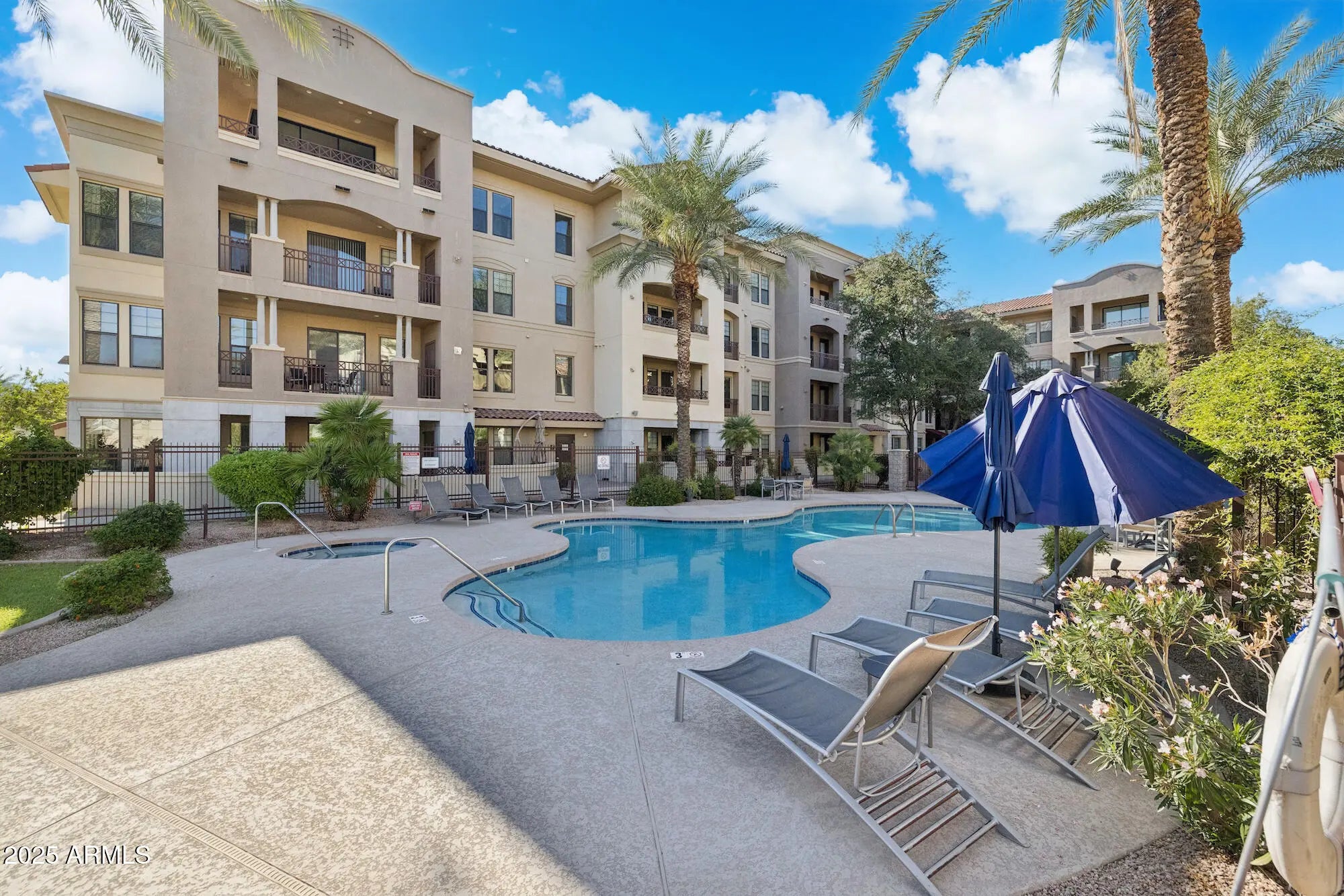 Photo of Listing #6928686