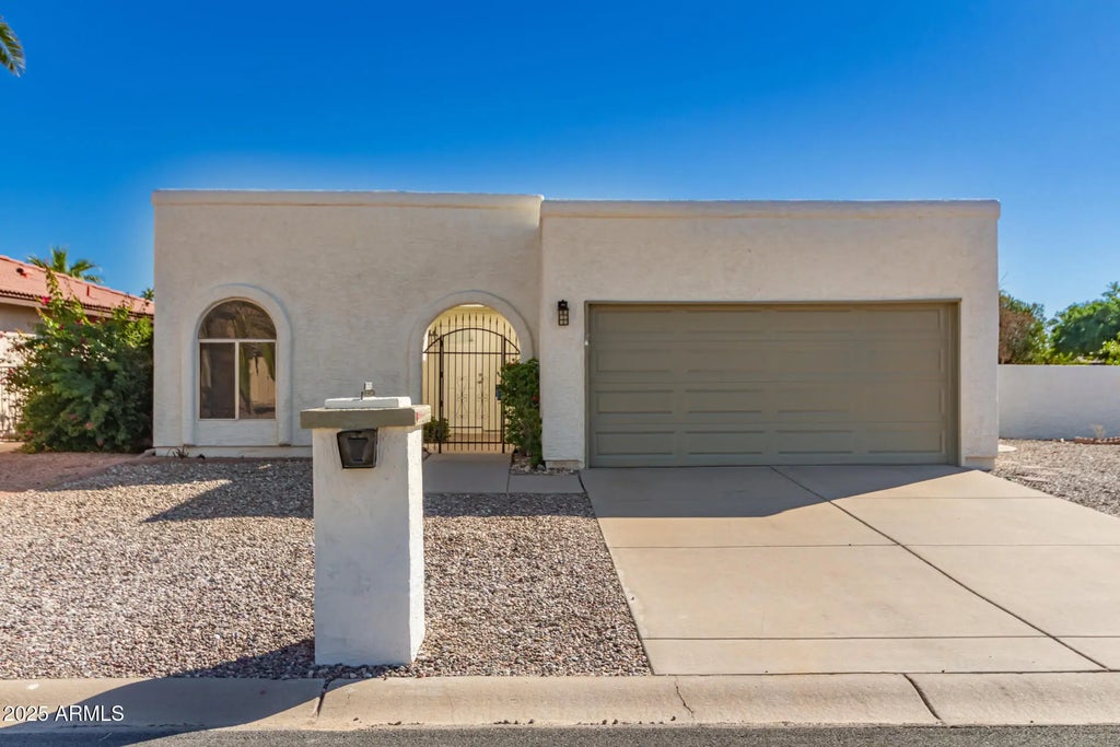 26621 S Shumaker Dr Drive, Sun Lakes