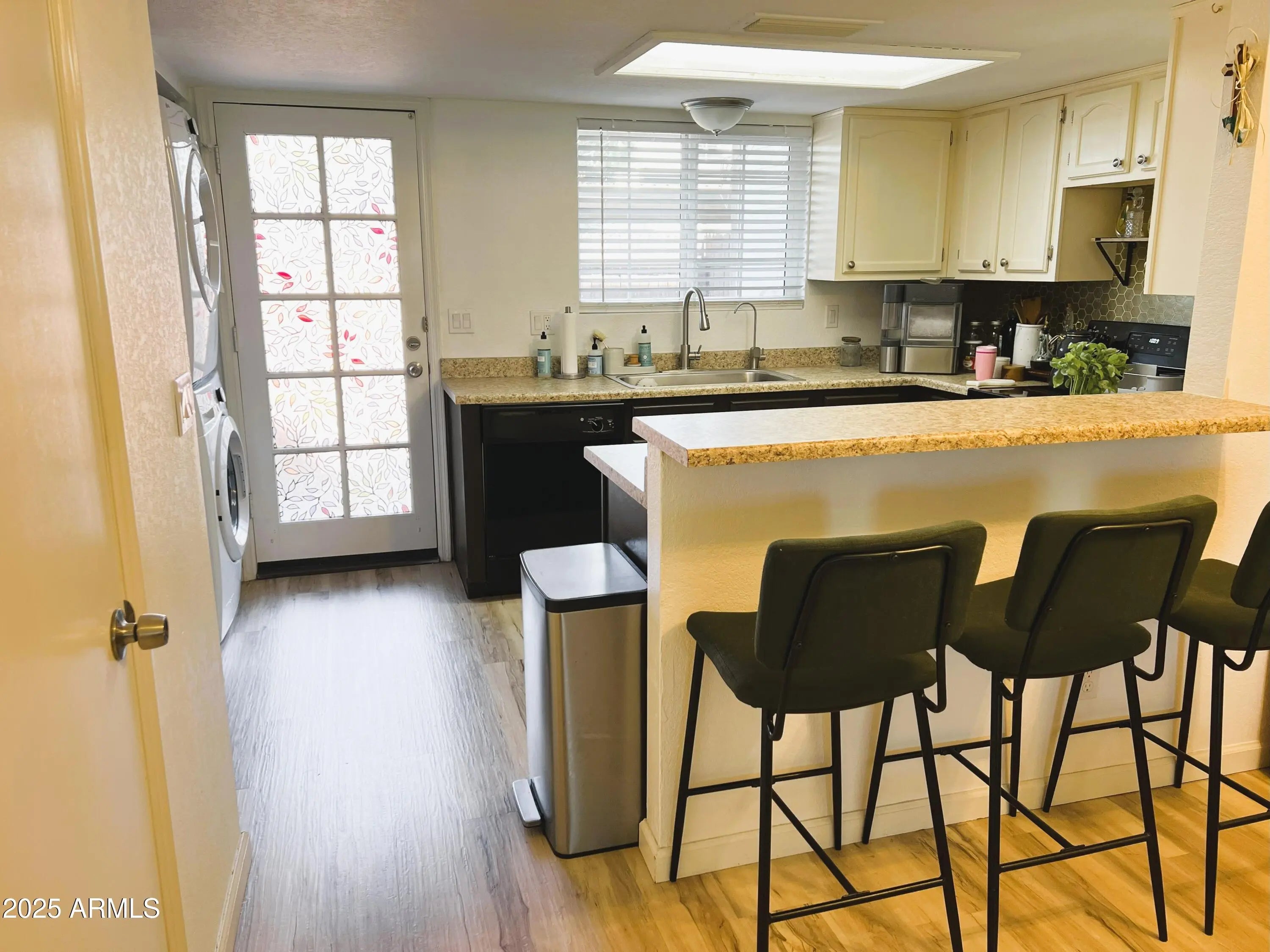 Photo of Listing #6928215