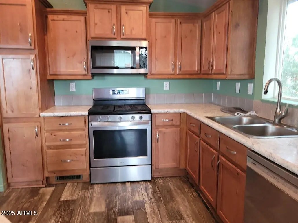 Photo of Listing #6928365