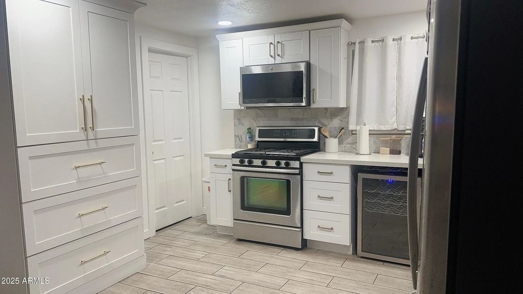 326 N 39th Drive N, Phoenix