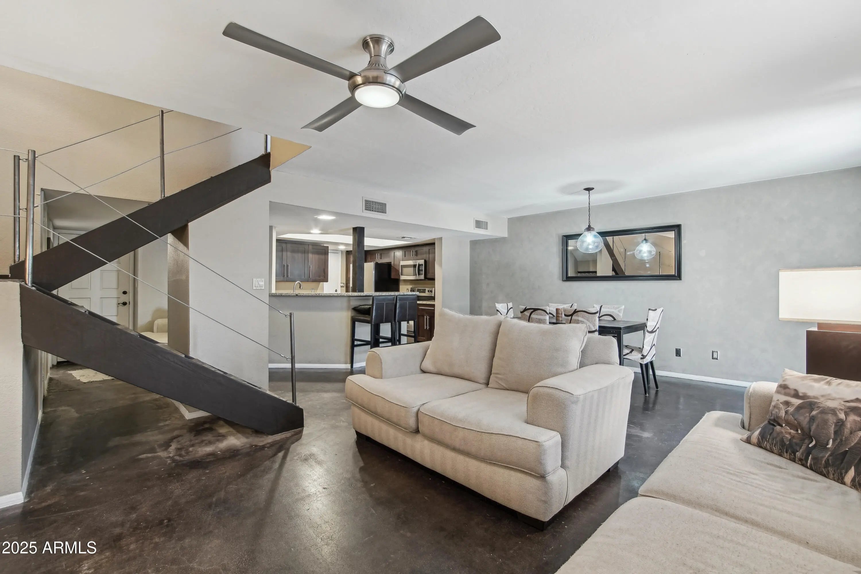 Photo of Listing #6928350