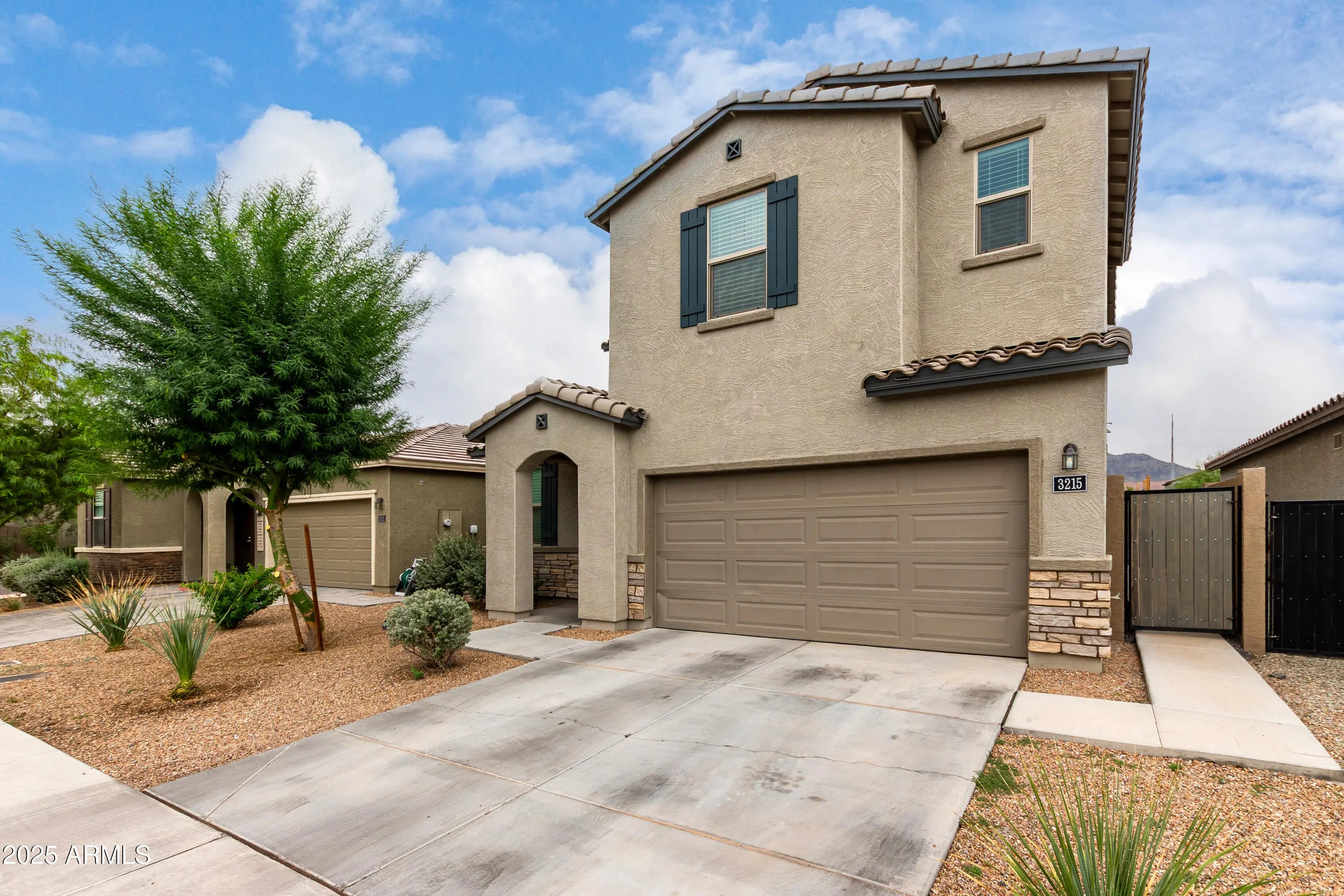 Photo of Listing #6931703