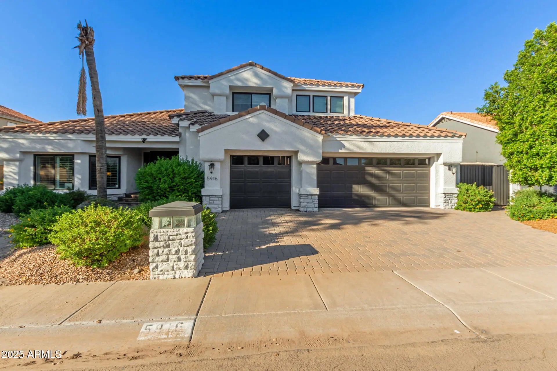 Photo of Listing #6928395