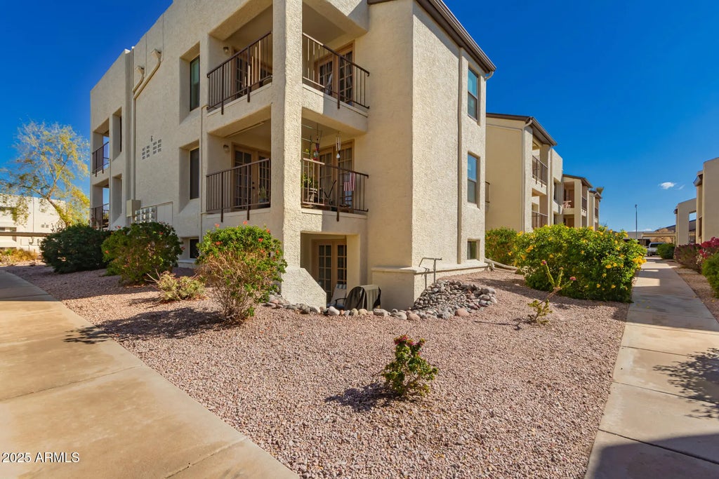 5518 E Lindstrom Lane (unit 2011), Mesa