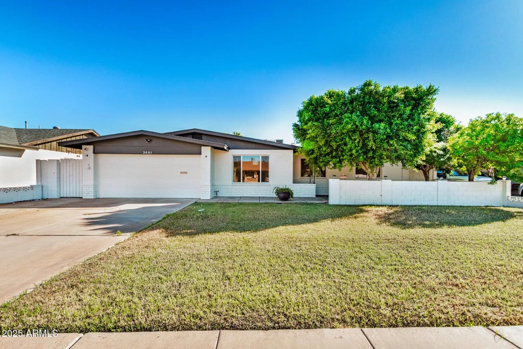 2501 E Pebble Beach Drive, Tempe
