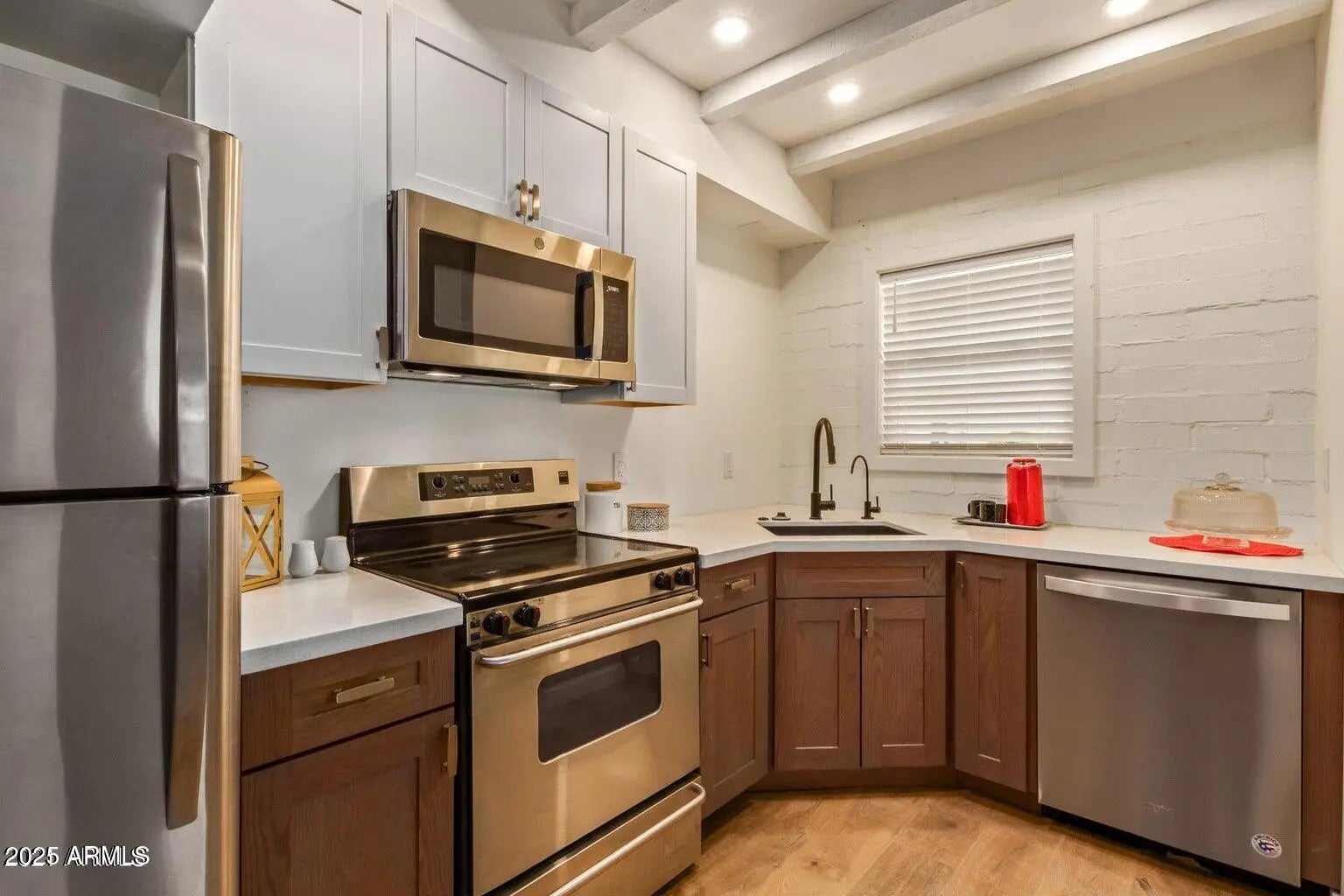 Photo of Listing #6930276