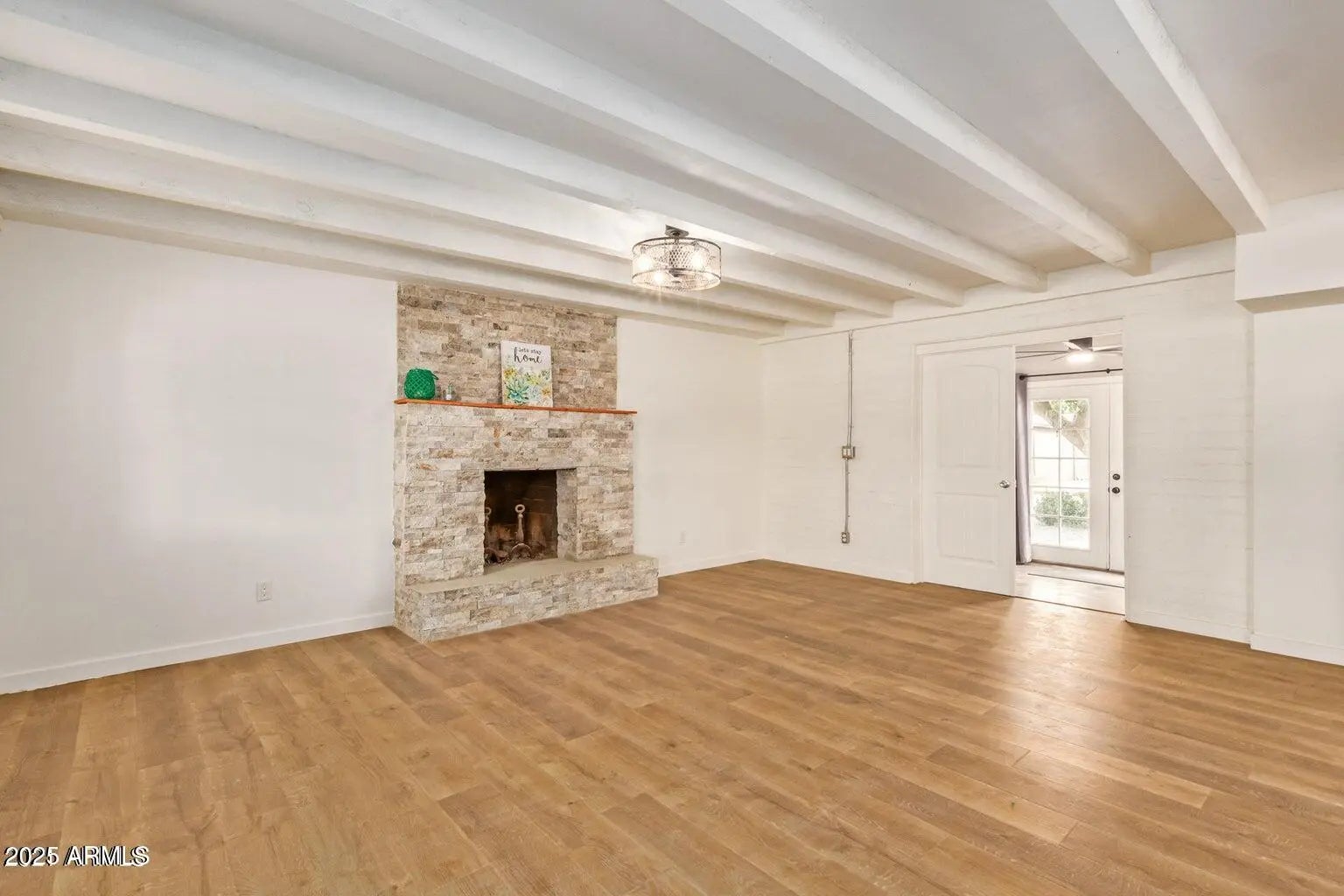 Photo of Listing #6930276