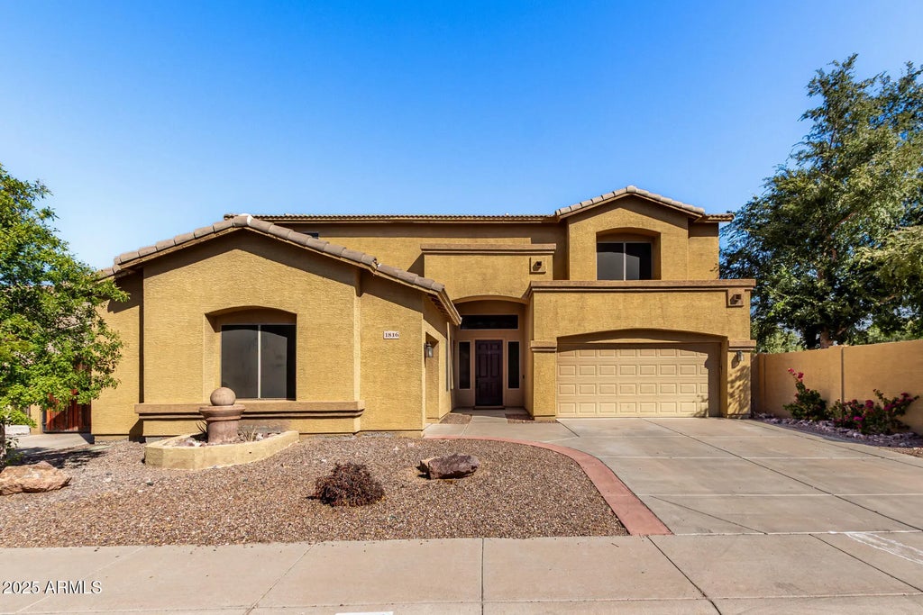1816 E Carob Drive, Chandler