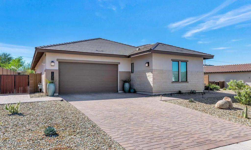 2041 E Fallen Leaf Lane, Phoenix